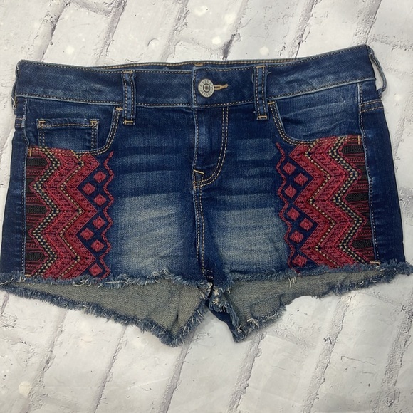 Express Denim Shorts Dark Wash Embroidered Bohemian Cutoff Low-Rise Whiskered - Picture 2 of 11
